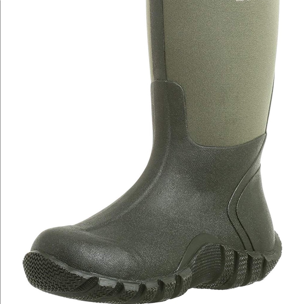 Tall muck boot